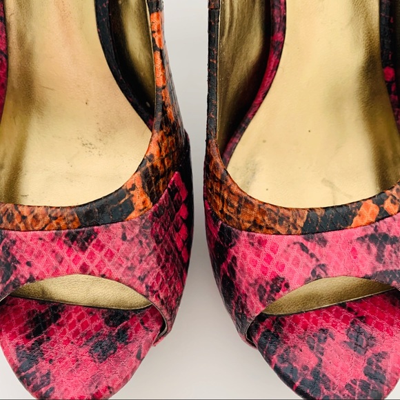 Guess women’s shoes - Picture 7 of 11